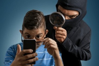 Hãng smartphone nổi tiếng Trung Quốc âm thầm thu thập thông tin người dùng