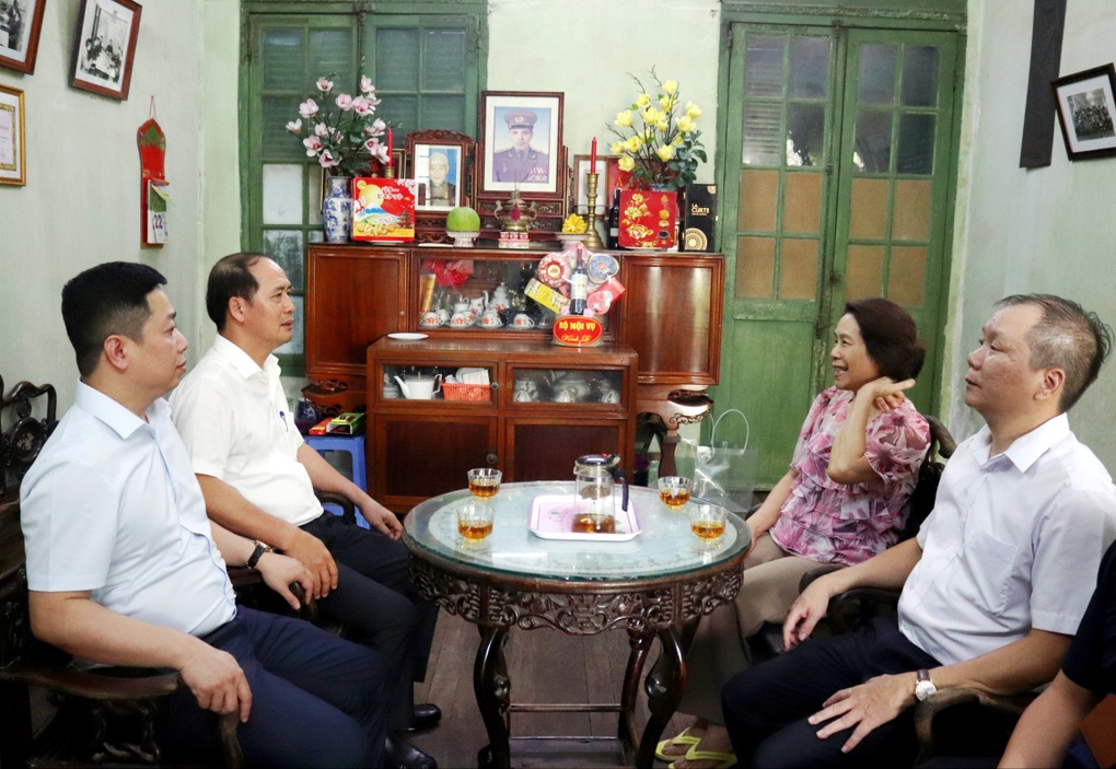Lãnh đạo Bộ Nội vụ tri ân, tưởng nhớ cố Bộ trưởng qua các thời kỳ - 4 Lãnh đạo Bộ Nội vụ tri ân, tưởng nhớ cố Bộ trưởng qua các thời kỳ - 4
