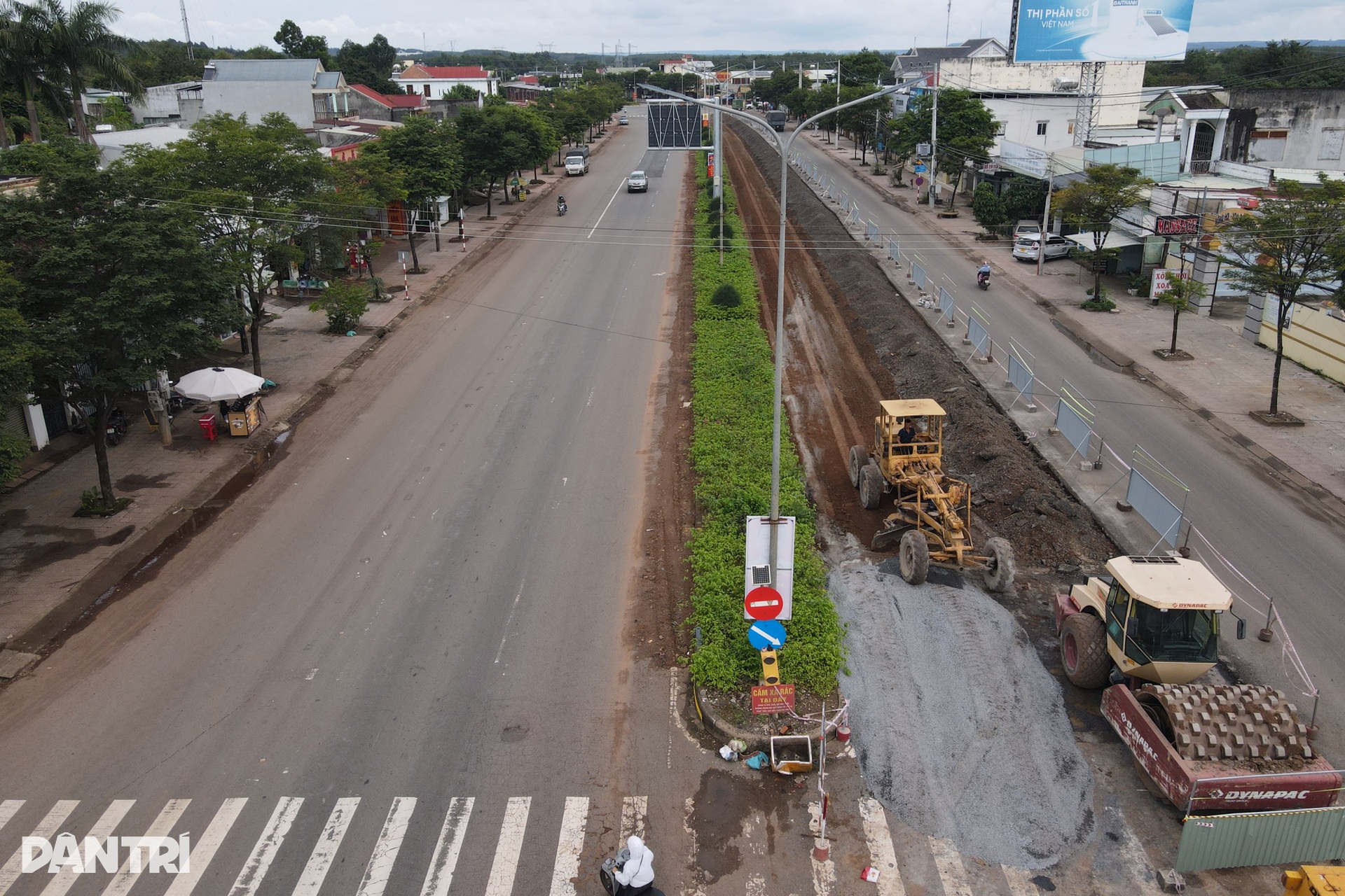 Người dân than trời vì đường nối Tây Nguyên - TPHCM tan hoang ổ gà, ổ voi - 13 Người dân than trời vì đường nối Tây Nguyên - TPHCM tan hoang ổ gà, ổ voi - 13