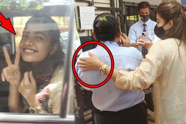 Rashmika Mandanna thân thiện với fans