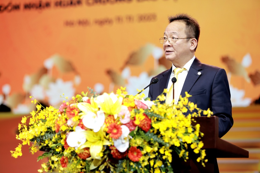 SHB nhận Huân chương Lao động hạng Ba nhân kỷ niệm 30 năm thành lập - 3 SHB nhận Huân chương Lao động hạng Ba nhân kỷ niệm 30 năm thành lập - 3