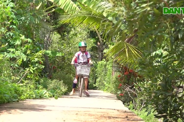 Trường học xử đảo thiếu kinh phí phát thưởng