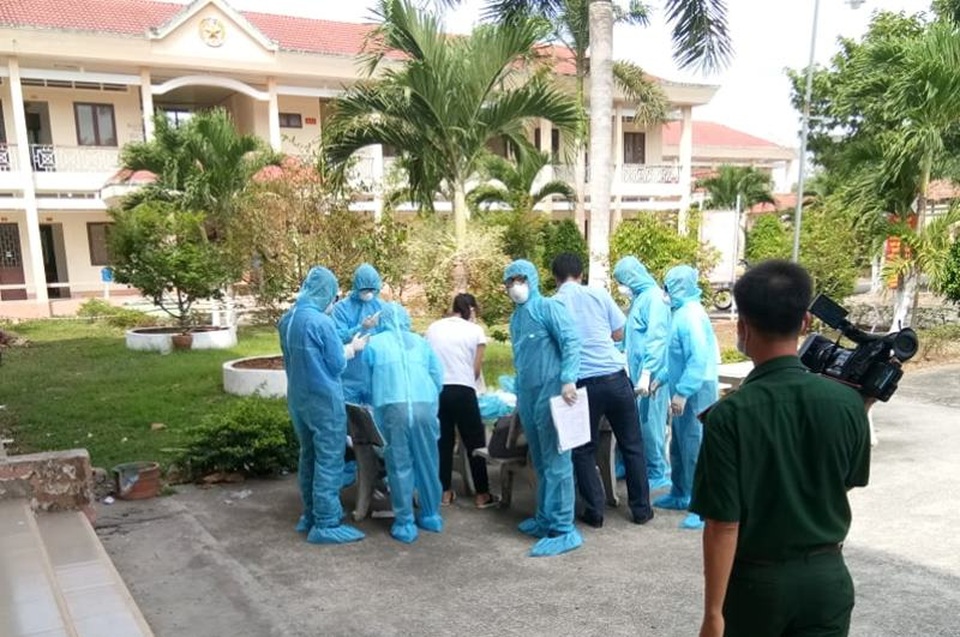 Vĩnh Long: Tiếp nhận cách ly 241 người trở về từ Hàn Quốc - 2 Vĩnh Long: Tiếp nhận cách ly 241 người trở về từ Hàn Quốc - 2