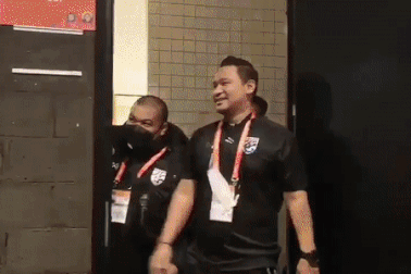 Cử chỉ ấm lòng của HLV Thái Lan dành cho tuyển futsal Việt Nam