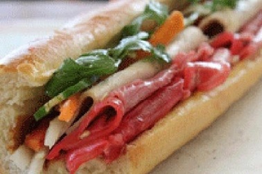 Bánh mì "kiểu" Việt Nam đắt khách ở trời Tây