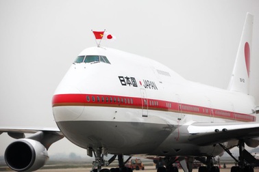 Chuyên cơ đưa Nhà vua và Hoàng hậu Nhật Bản tới Nội Bài