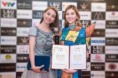 Lại Thanh Hương xinh đẹp trong Lễ hội thời trang Việt Hàn