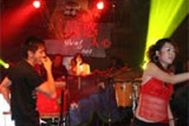 Nữ sinh trường múa “thực tập” ở hộp đêm