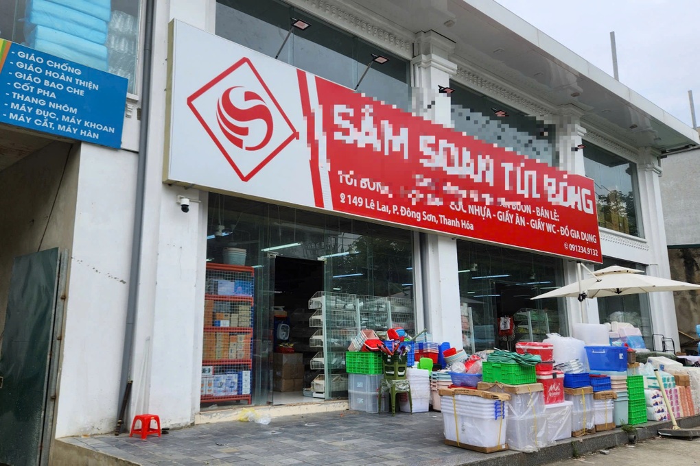 Phát hiện bất ngờ liên quan vụ hơn 1.000 chai nước mắm bị vứt ở Quảng Nam - 2 Phát hiện bất ngờ liên quan vụ hơn 1.000 chai nước mắm bị vứt ở Quảng Nam - 2