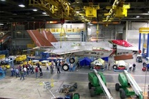 F-35 lách qua khe cửa hẹp trước khi ông Trump nhậm chức