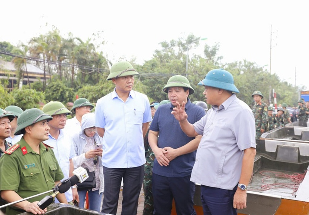 Chủ tịch Hà Nội giao quân đội làm chủ lực hộ đê - 1