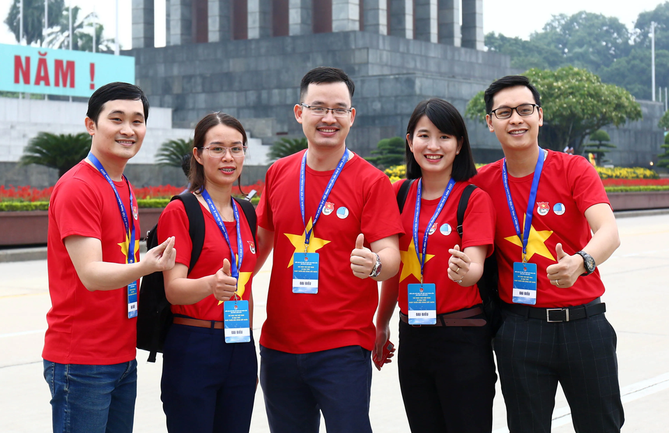 Để phát triển đồng đều trí thức trẻ trong và ngoài nước... - 3 Để phát triển đồng đều trí thức trẻ trong và ngoài nước... - 3