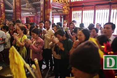 Bé gái 12 tuổi được làm "Nữ tướng" ở hội Gióng