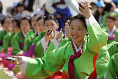 Chùm ảnh: Người trẻ Hàn Quốc nô nức với Lễ trưởng thành