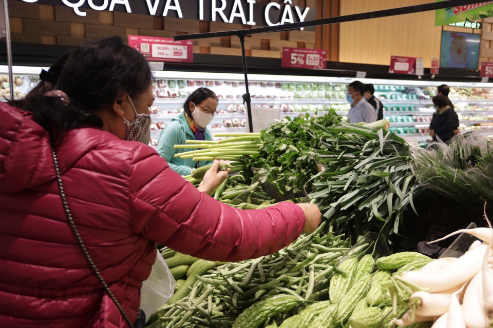 Hà Nội ngày đầu cách ly toàn xã hội: Hàng hóa tràn ngập, sức mua lại giảm - 4 Hà Nội ngày đầu cách ly toàn xã hội: Hàng hóa tràn ngập, sức mua lại giảm - 4