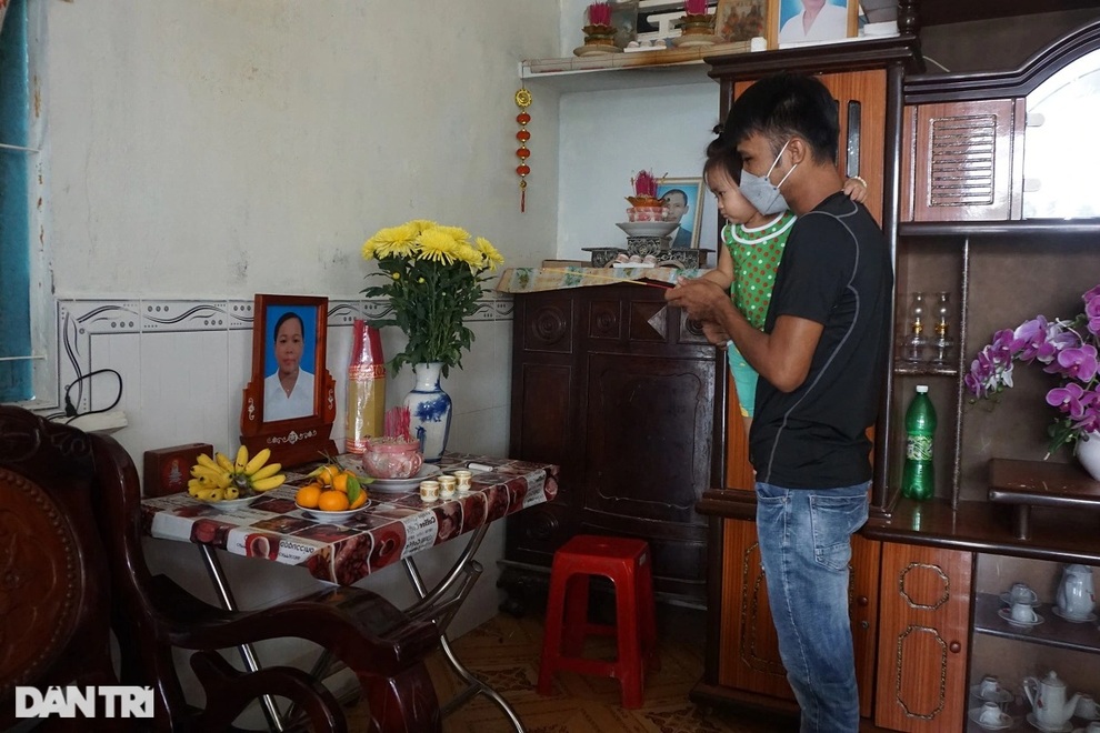 Mẹ mất vì Covid-19, em sinh non khát sữa, chị một tuổi gào khóc quặn lòng - 3 Mẹ mất vì Covid-19, em sinh non khát sữa, chị một tuổi gào khóc quặn lòng - 3