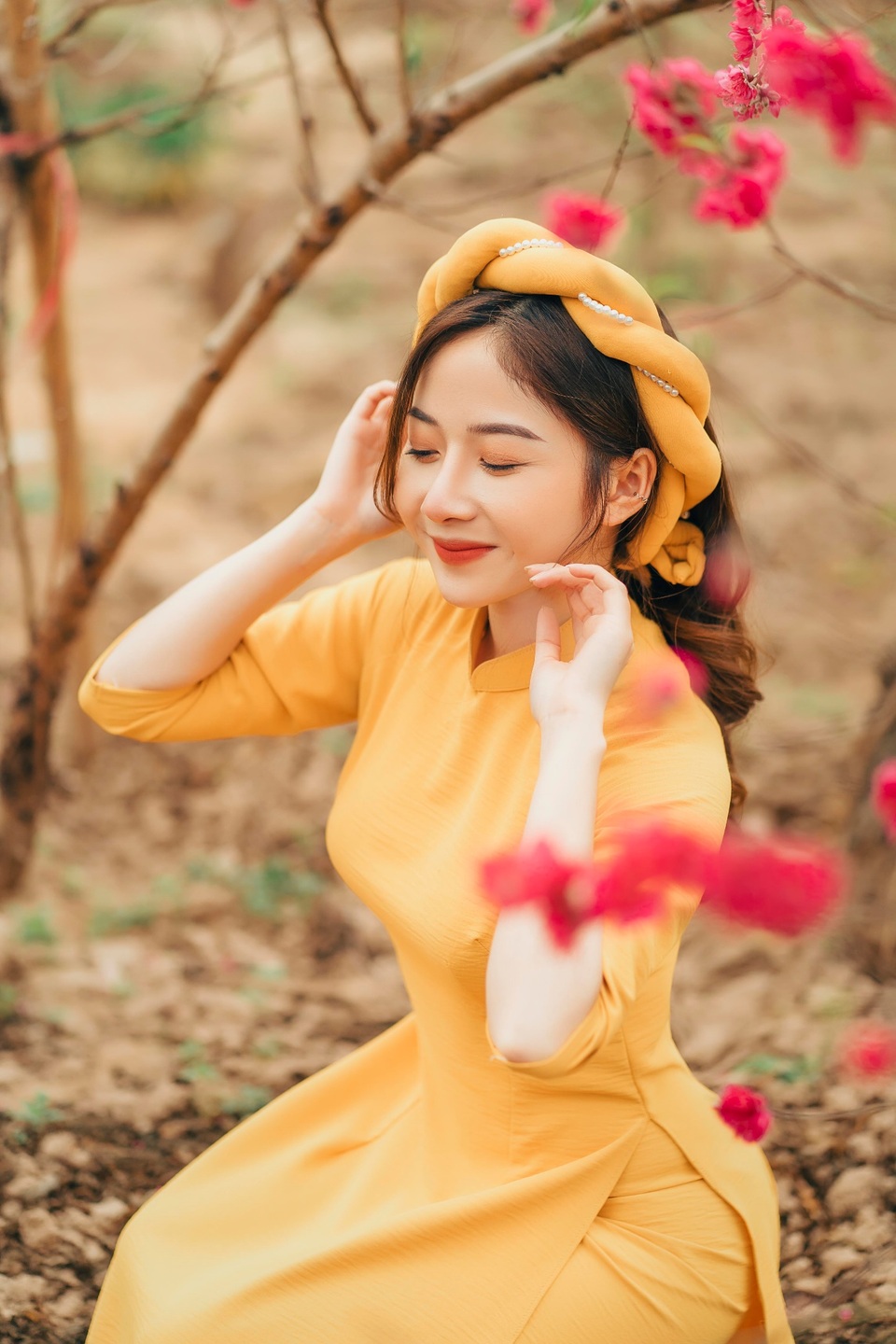Nữ sinh Báo chí xúng xính áo dài đón Xuân sang - 6 Nữ sinh Báo chí xúng xính áo dài đón Xuân sang - 6