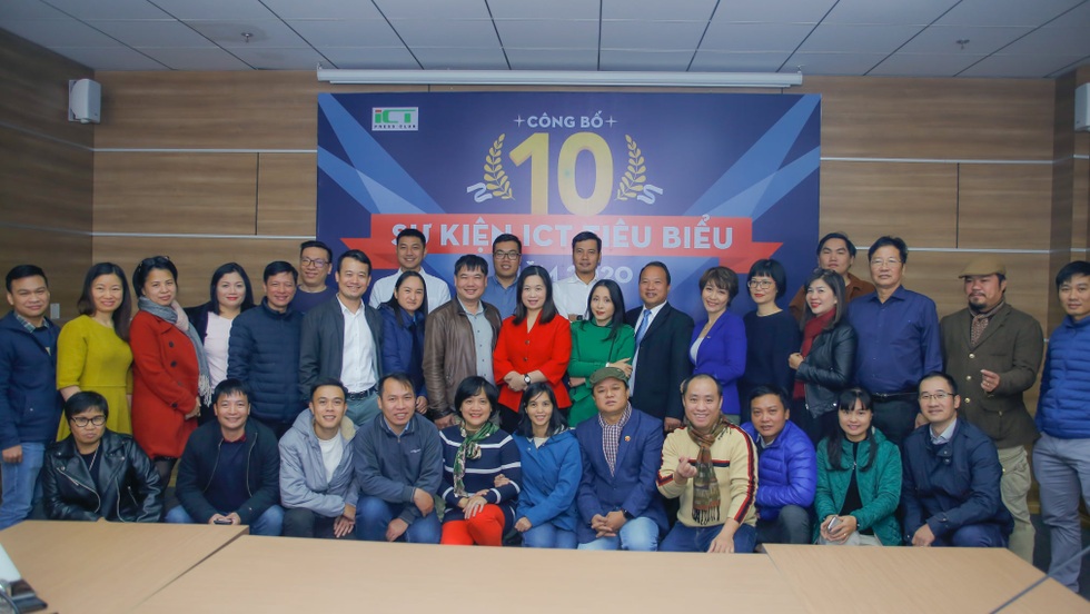 Mỗi dịp cuối năm, các thành viên của ICT Press Club lại cùng thảo luận và bình chọn các sự kiện ICT tiêu biểu trong năm (Ảnh: ICT Press Club). Mỗi dịp cuối năm, các thành viên của ICT Press Club lại cùng thảo luận và bình chọn các sự kiện ICT tiêu biểu trong năm (Ảnh: ICT Press Club).