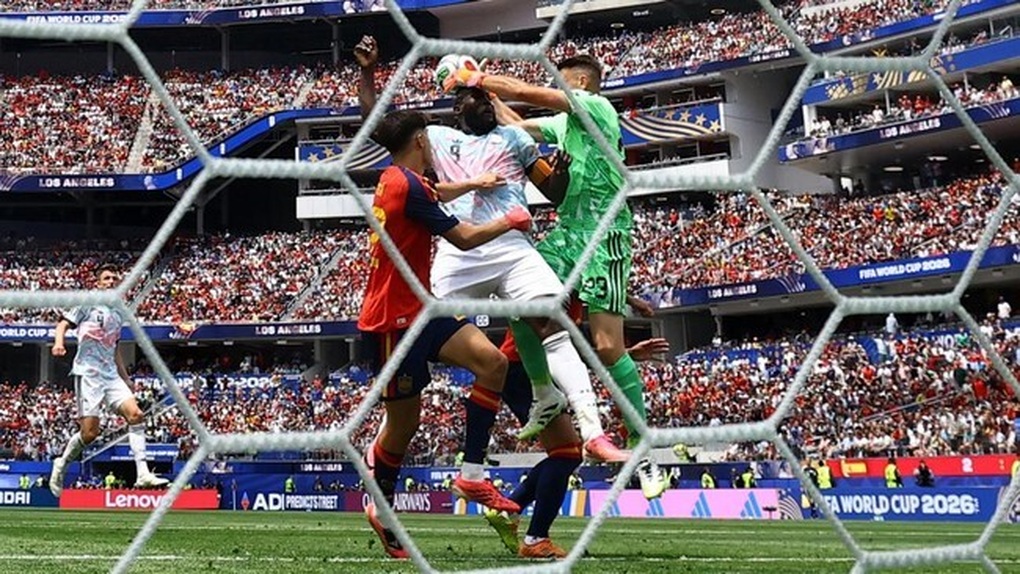 Tây Ban Nha đánh bại tuyển Bỉ, thủ môn Unai Simon phá sâu kỷ lục World Cup - 1 Tây Ban Nha đánh bại tuyển Bỉ, thủ môn Unai Simon phá sâu kỷ lục World Cup - 1