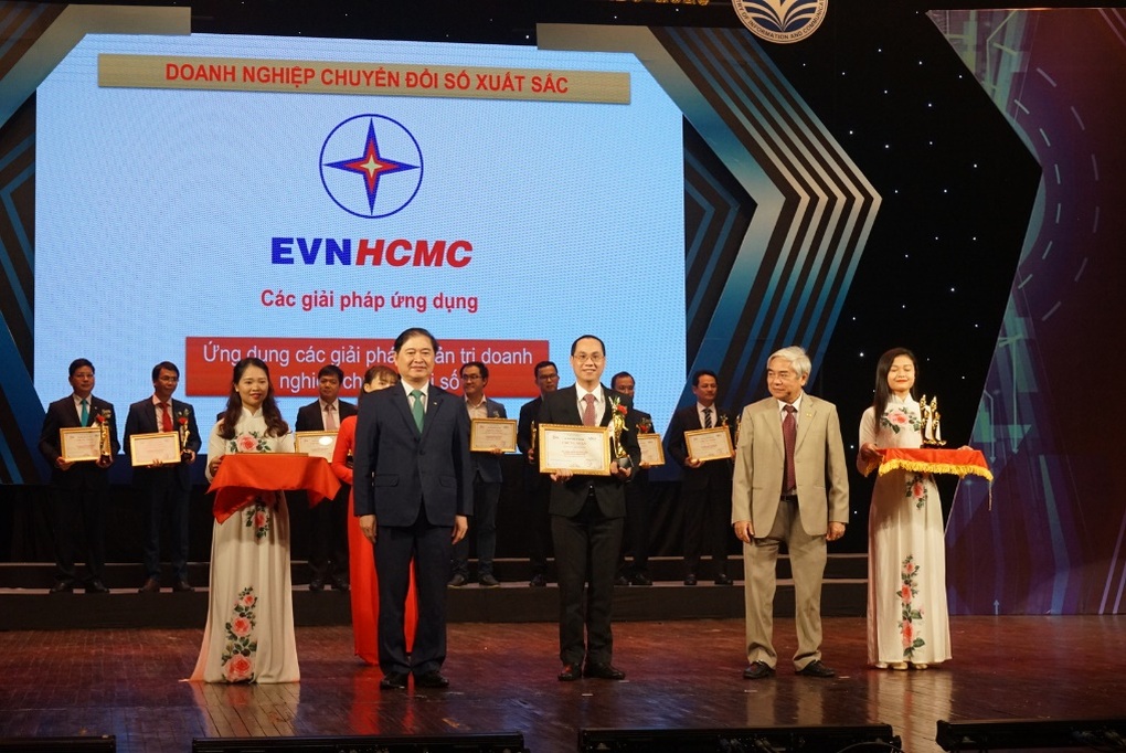 Tổng công ty Điện lực TPHCM: Chuyển đổi số để nâng tầm thương hiệu - 2 Tổng công ty Điện lực TPHCM: Chuyển đổi số để nâng tầm thương hiệu - 2
