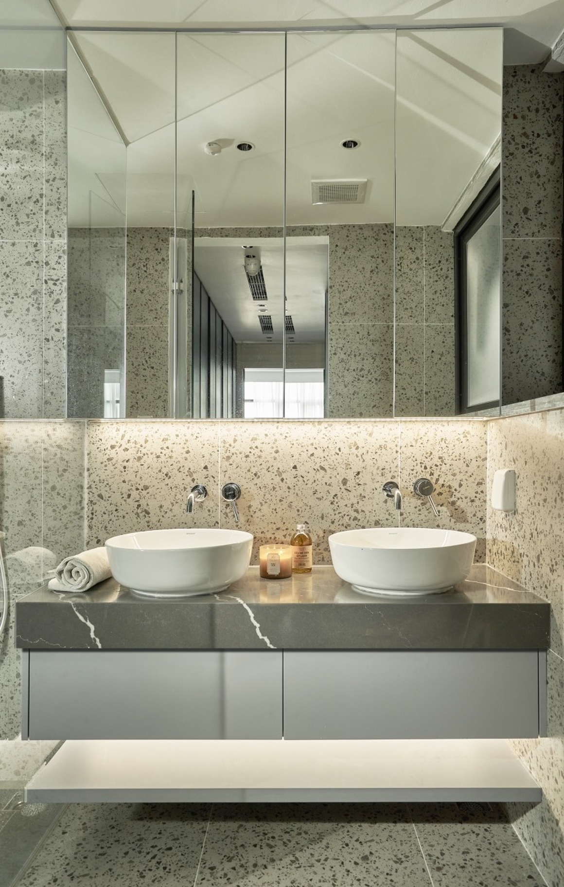 Thất vọng về nội thất sẵn có khi nhận nhà, bà chủ cải tạo lại đẹp ngỡ ngàng - 15 Thất vọng về nội thất sẵn có khi nhận nhà, bà chủ cải tạo lại đẹp ngỡ ngàng - 15