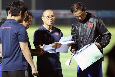 Vì sao HLV Park liên tục trọng dụng trợ lý Hàn Quốc lên tuyển Việt Nam?