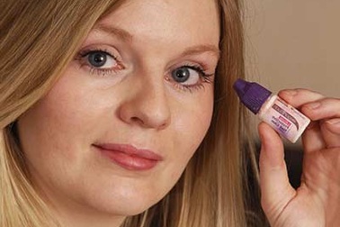 Nhỏ mắt nhầm phải keo dán móng