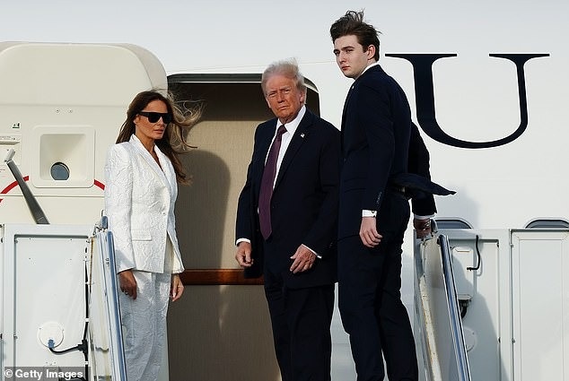 Últimas fotos do filho mais novo, Barron Trump, e uma série de informações quentes - 1 Hình ảnh mới nhất của cậu út Barron Trump và loạt thông tin gây sốt - 1