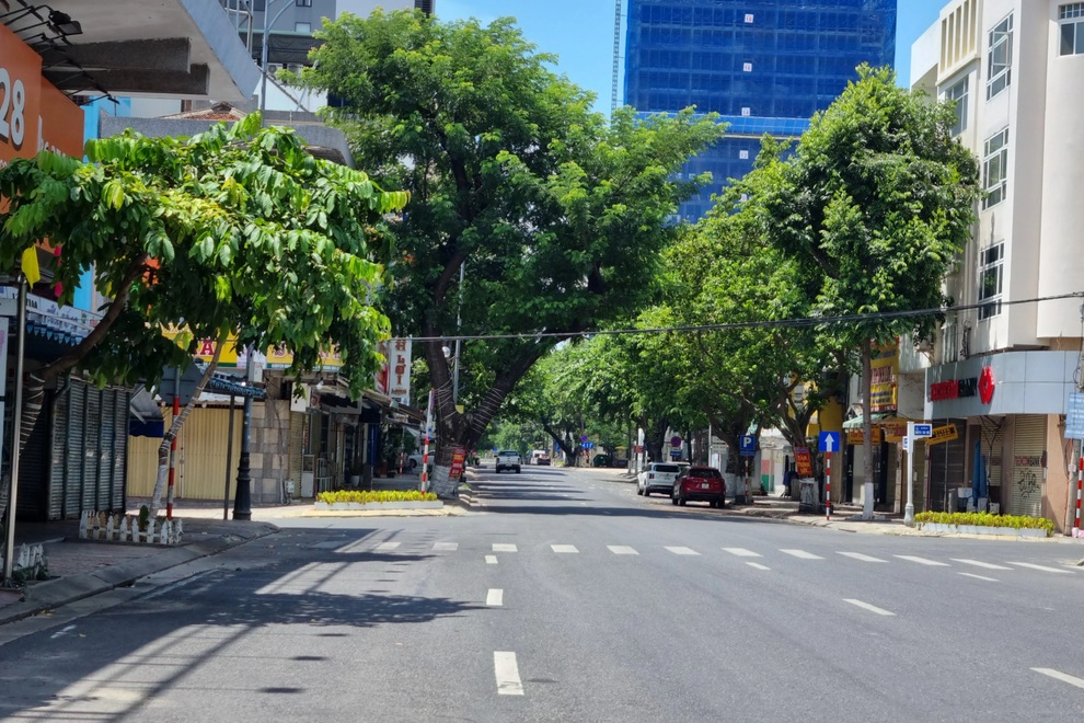 Đường phố Đà Nẵng ngày thứ 7 thi hành lệnh ai ở đâu ở yên đó - 3 Đường phố Đà Nẵng ngày thứ 7 thi hành lệnh ai ở đâu ở yên đó - 3
