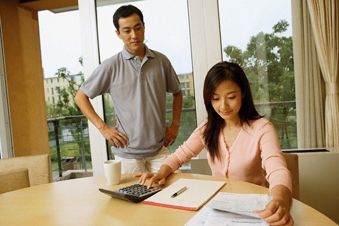 Những sai lầm trong chi tiêu tài chính mà tới 90% các cặp vợ chồng trẻ đều mắc phải khiến tiền kiếm bao vẫn "rỗng ví" - Ảnh 5. Những sai lầm trong chi tiêu tài chính mà tới 90% các cặp vợ chồng trẻ đều mắc phải khiến tiền kiếm bao vẫn "rỗng ví" - Ảnh 5.
