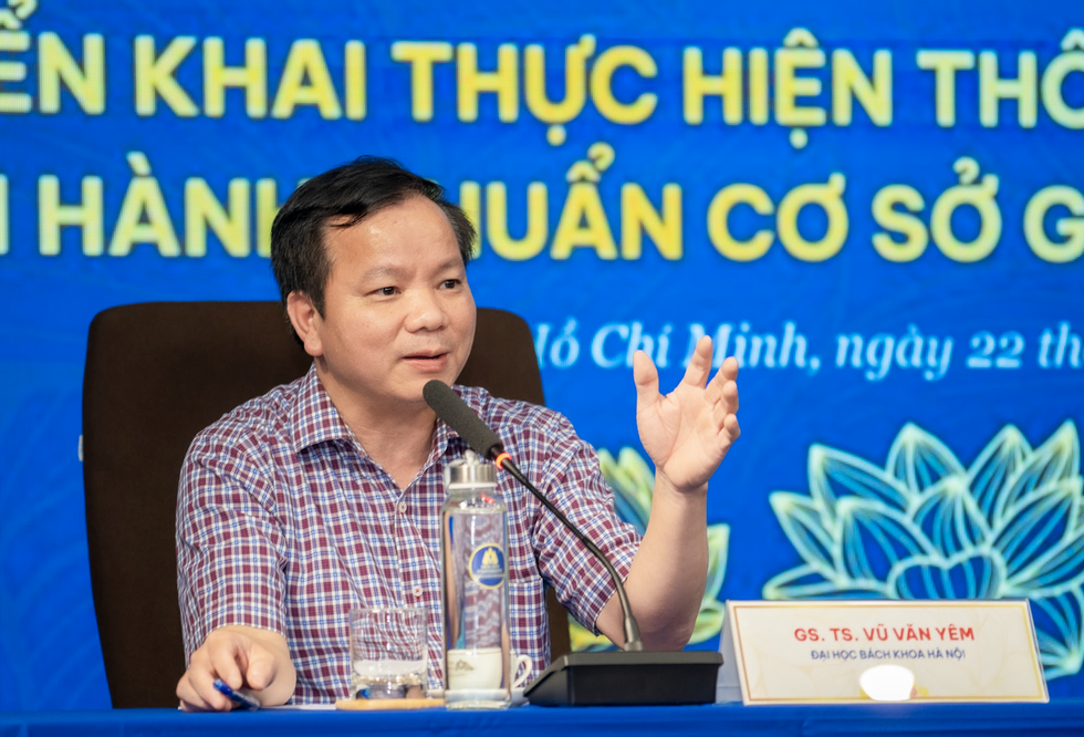 Giảng viên đại học chạy show như ca sĩ! - 1