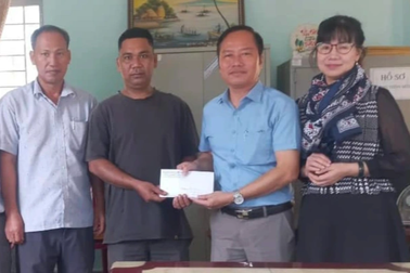 Hai gia đình đồng bào dân tộc ở Bình Phước được hỗ trợ xây nhà