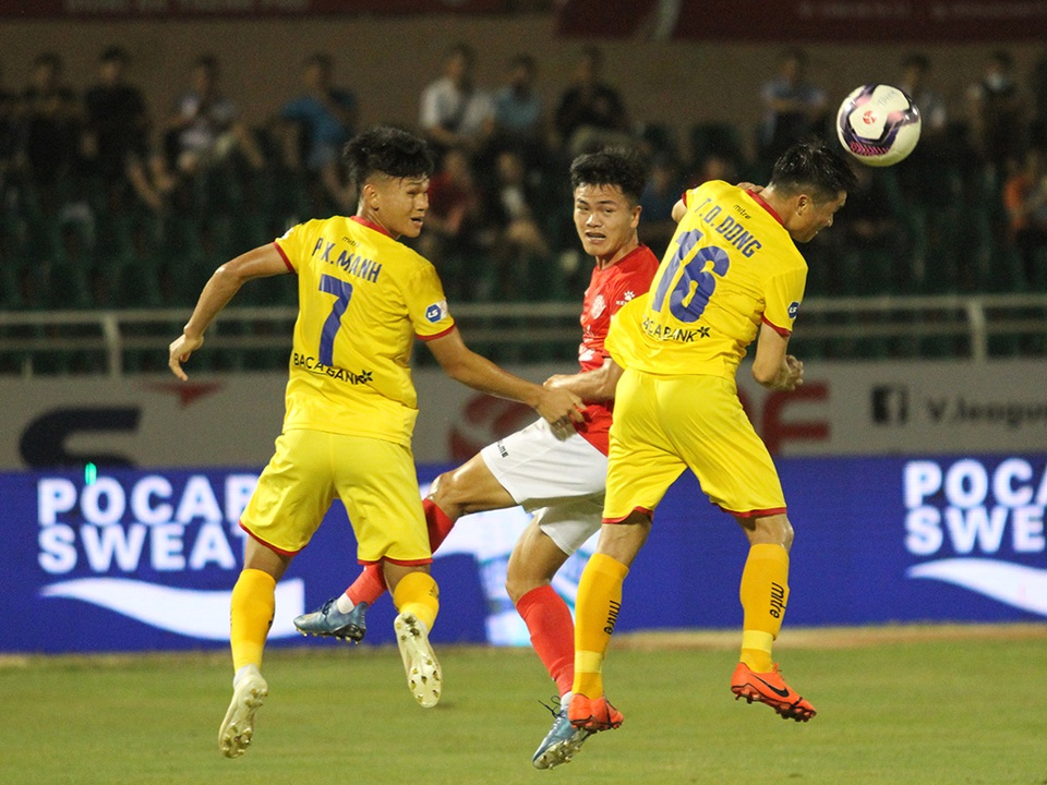 Lee Nguyễn ghi bàn giúp CLB TPHCM thắng đậm SL Nghệ An - 9 Lee Nguyễn ghi bàn giúp CLB TPHCM thắng đậm SL Nghệ An - 9