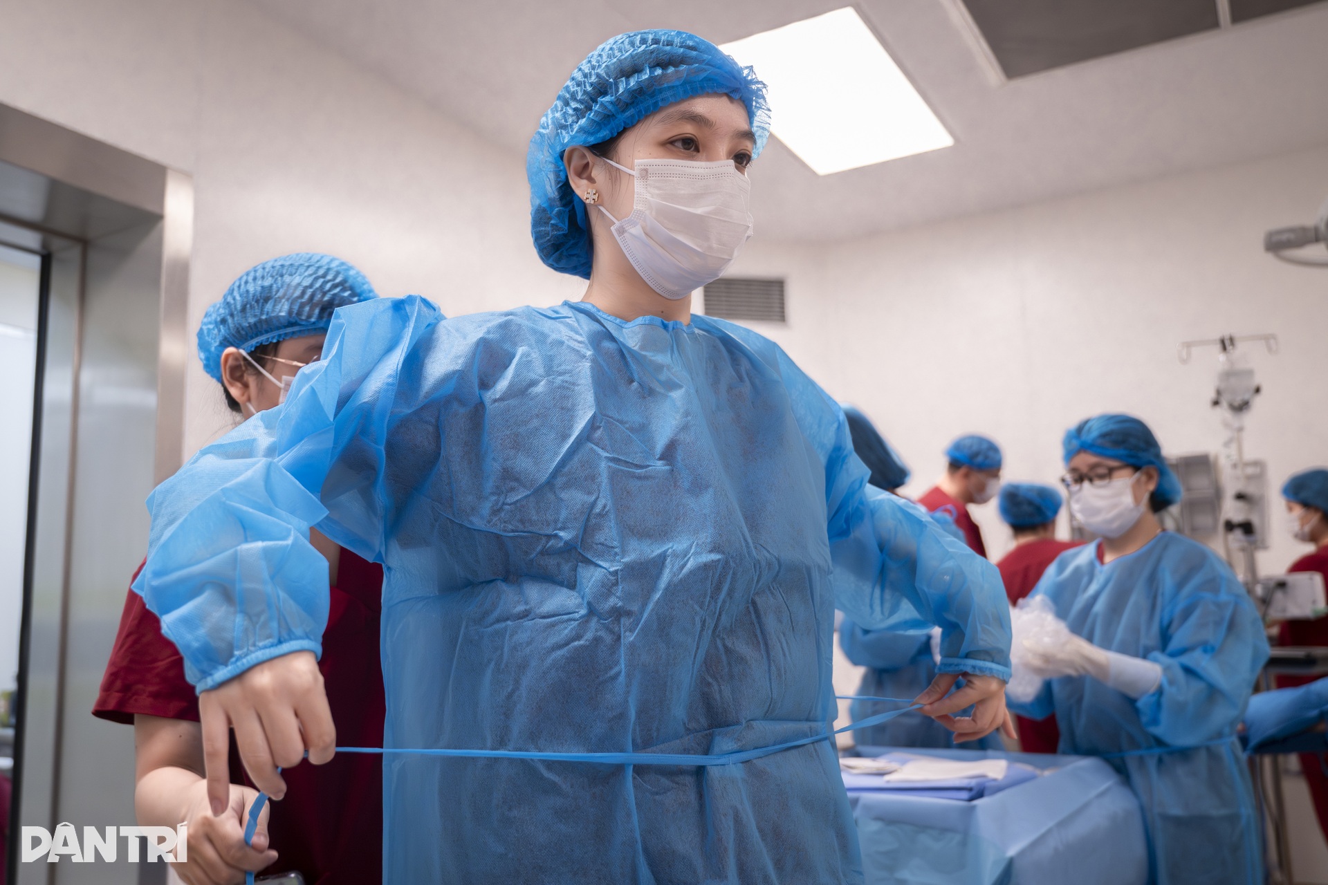 Doktor menggunakan jarum sebagai benang untuk menyelamatkan Bác sĩ dùng kim như sợi chỉ cứu “thiên thần” tràn dịch phổi trong bụng mẹ - 2
