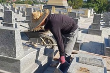 Hà Tĩnh: Đội nắng nóng "khoác áo mới" cho các phần mộ liệt sỹ