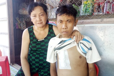 Đớn đau cảnh cả mẹ và con cùng nguy kịch vì bệnh suy thận