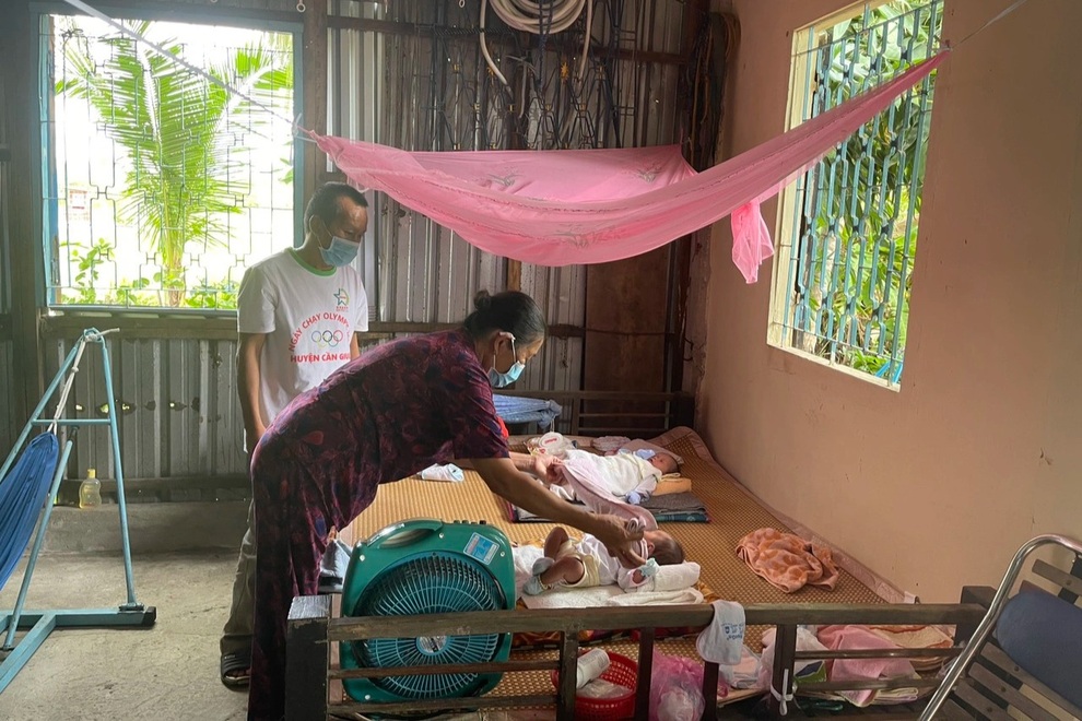 Bé song sinh mất mẹ vì Covid-19: Mong con 7 năm, 3 ngày đã phải chia xa! - 2 Bé song sinh mất mẹ vì Covid-19: Mong con 7 năm, 3 ngày đã phải chia xa! - 2