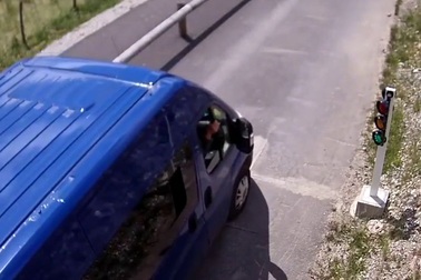 Biện pháp mạnh chống vượt đèn đỏ