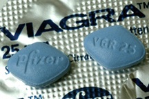Buôn thuốc Viagra giả qua biên giới