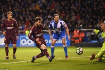 Messi lập hattrick, Barcelona lên ngôi vô địch La Liga