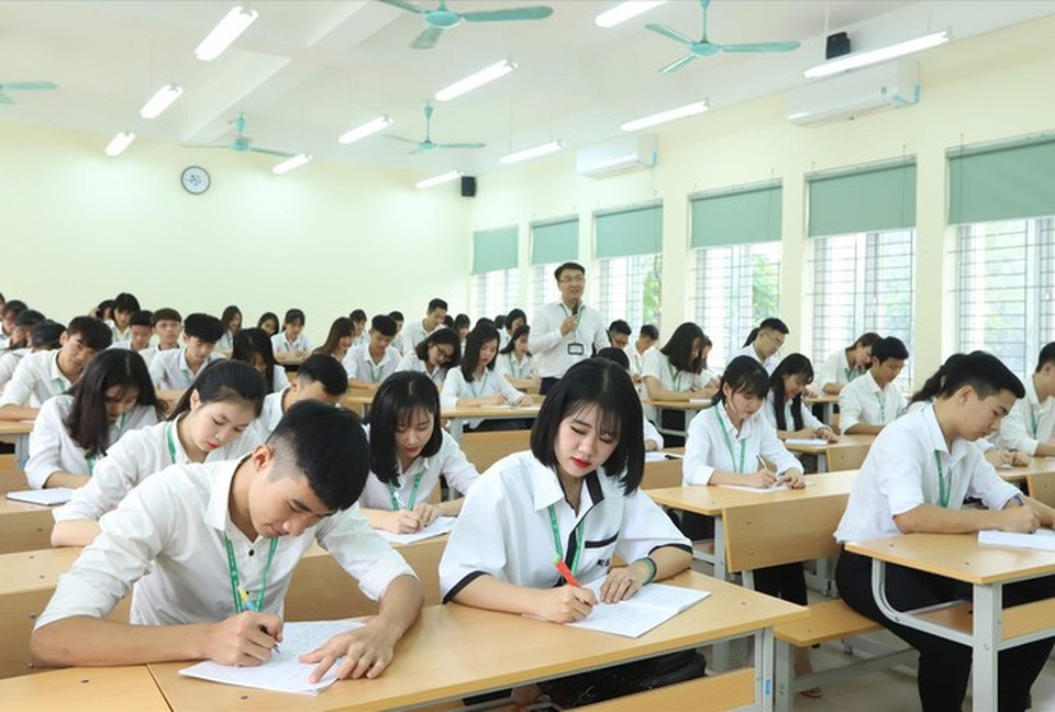 Tự chủ đại học: Nỗi lo học phí tăng - 1 Tự chủ đại học: Nỗi lo học phí tăng - 1