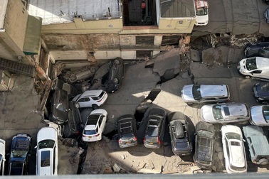 Sập bãi đậu xe ở New York, nguy cơ hiện hữu từ ô tô điện