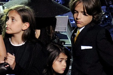 “Hé lộ” mẹ ruột của cậu út nhà Michael Jackson