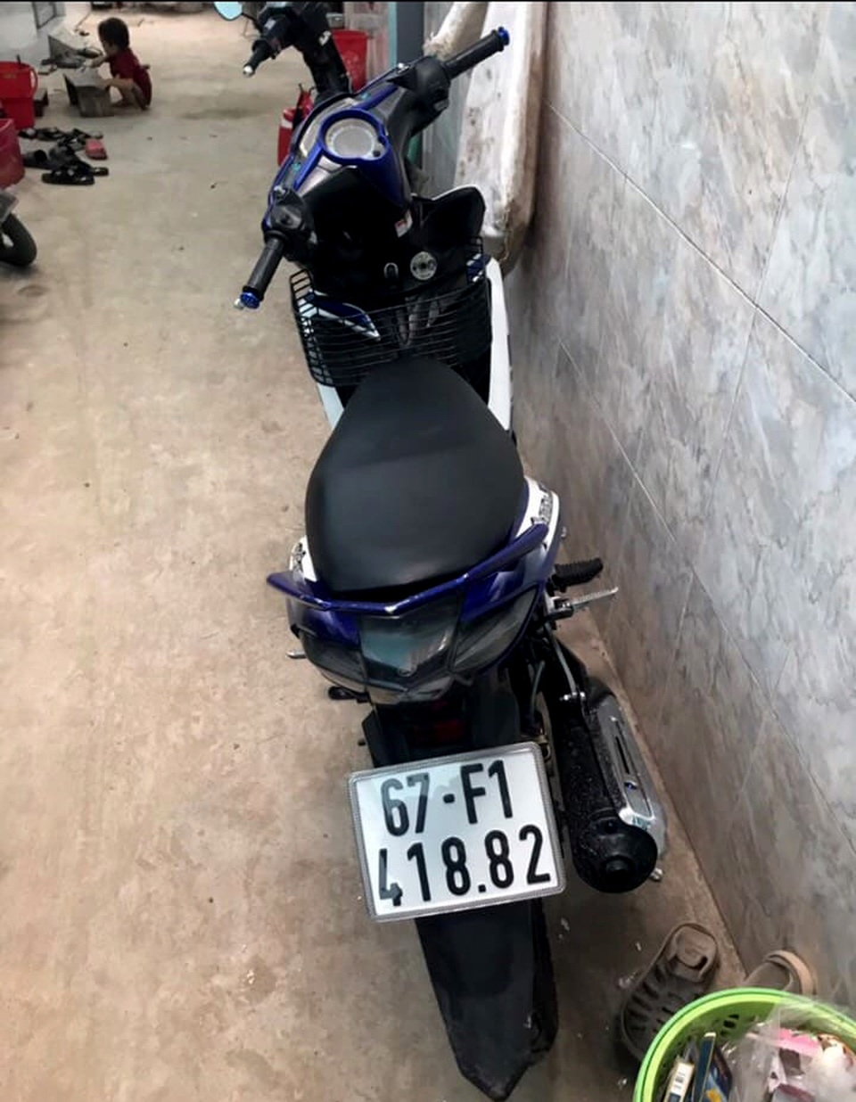 Lời khai của nghi phạm giật 2 sợi dây chuyền tiệm vàng treo thưởng 50 triệu - 4 Lời khai của nghi phạm giật 2 sợi dây chuyền tiệm vàng treo thưởng 50 triệu - 4
