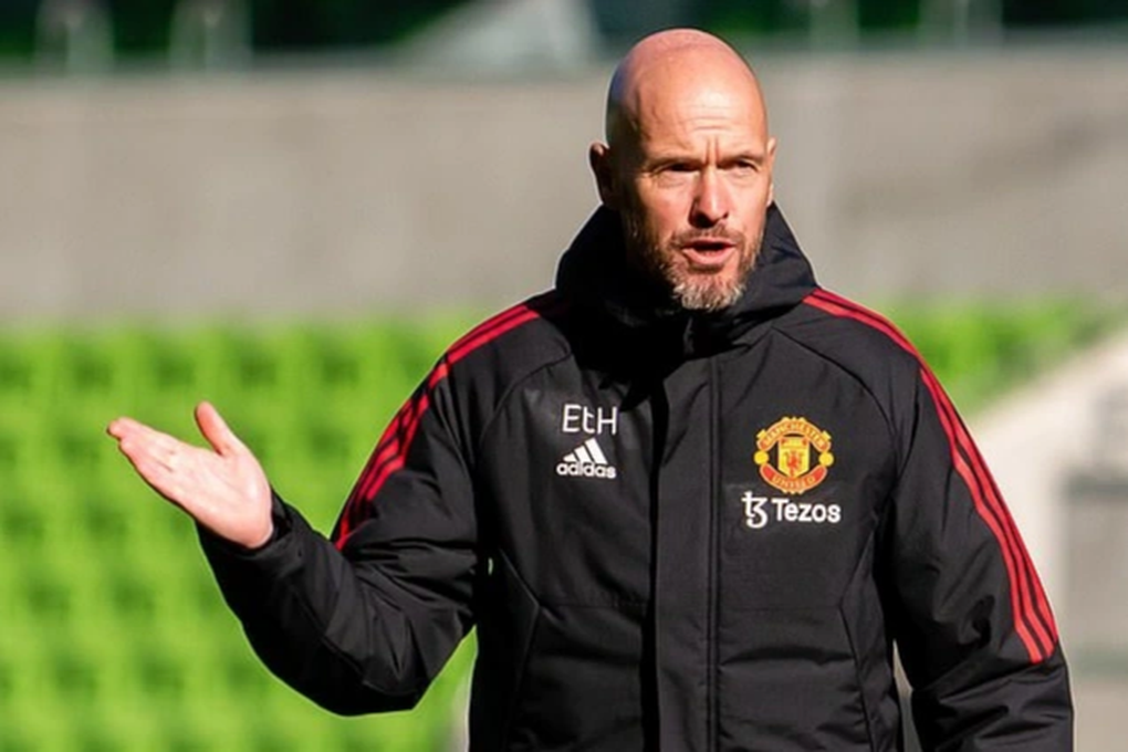 HLV Erik Ten Hag nổi giận, mắng cầu thủ Man Utd trên sân tập - 1 HLV Erik Ten Hag nổi giận, mắng cầu thủ Man Utd trên sân tập - 1