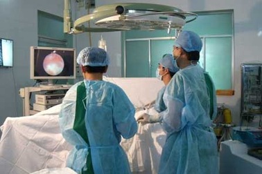 Bệnh viện quận ứng dụng laser trong điều trị sỏi tiết niệu