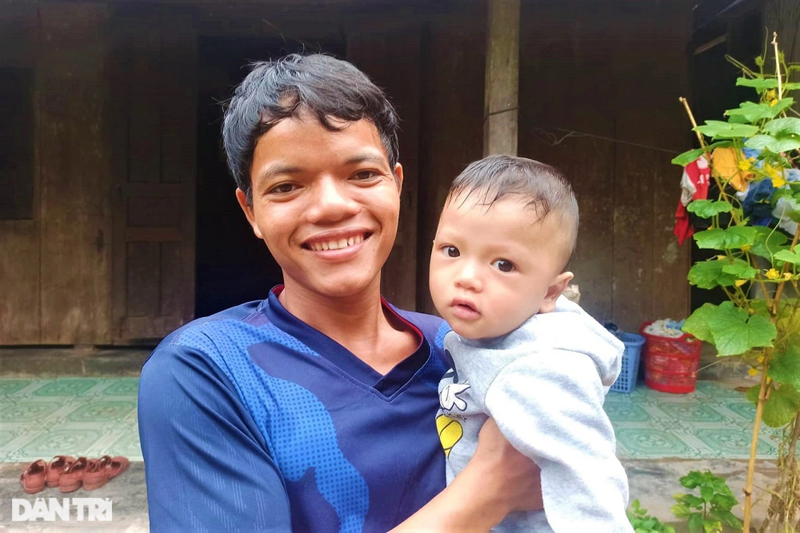 Xúc động bí mật đằng sau video triệu view trên mạng của chàng trai Cơ tu - 5 Xúc động bí mật đằng sau video triệu view trên mạng của chàng trai Cơ tu - 5