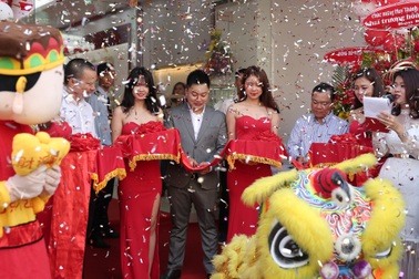 Huy Thanh Jewelry khai trương cửa hàng đầu tiên tại TPHCM