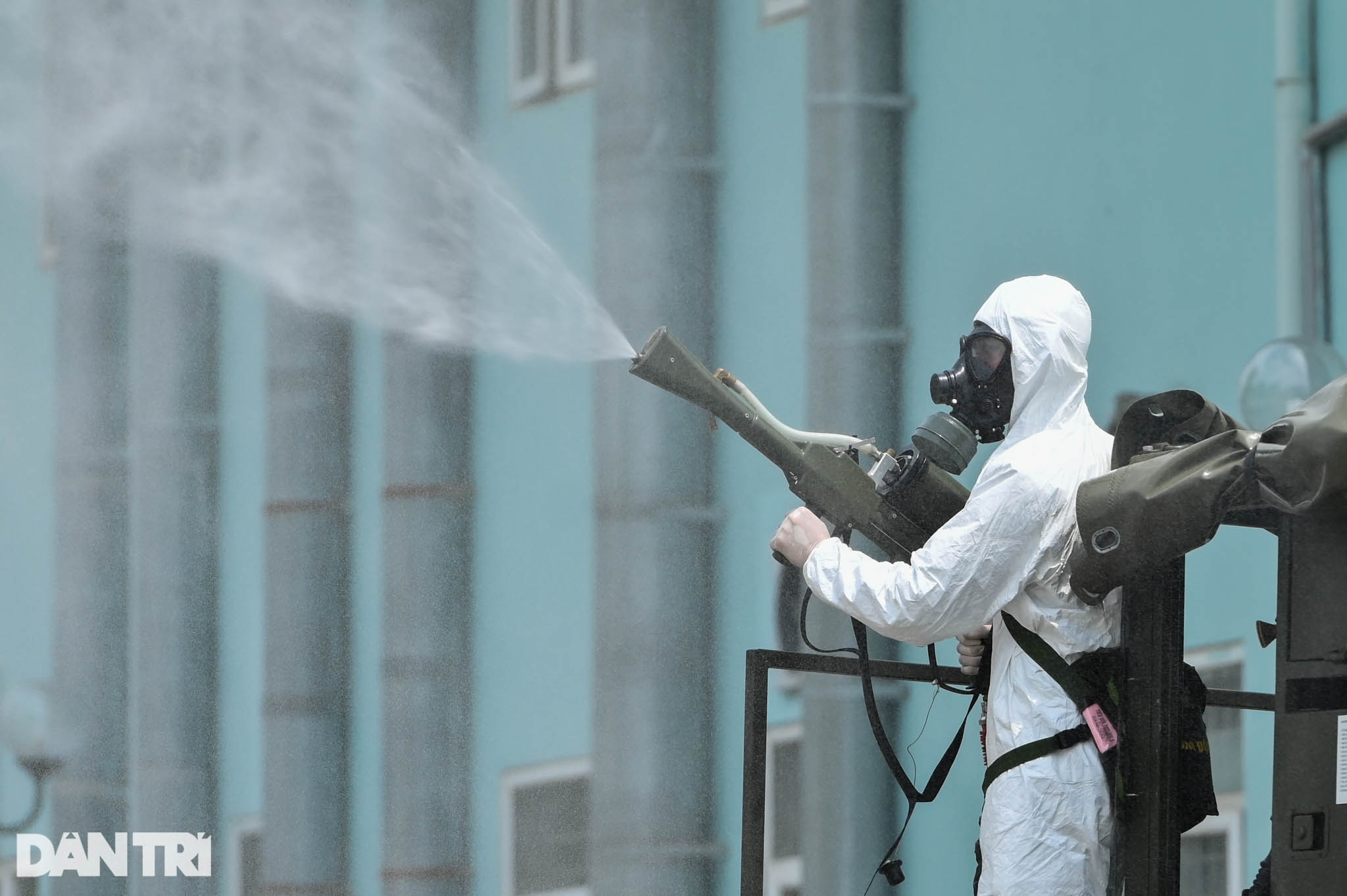 Khẩn cấp phun khử khuẩn, tiêu độc toàn bộ Bệnh viện K cơ sở Tân Triều - 10 Khẩn cấp phun khử khuẩn, tiêu độc toàn bộ Bệnh viện K cơ sở Tân Triều - 10