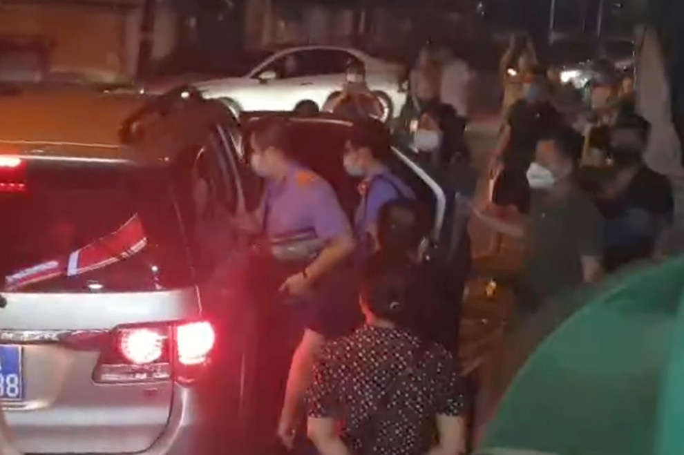 Khám nhà Đại tá Phùng Anh Lê, Trưởng phòng Cảnh sát kinh tế Công an Hà Nội - 3